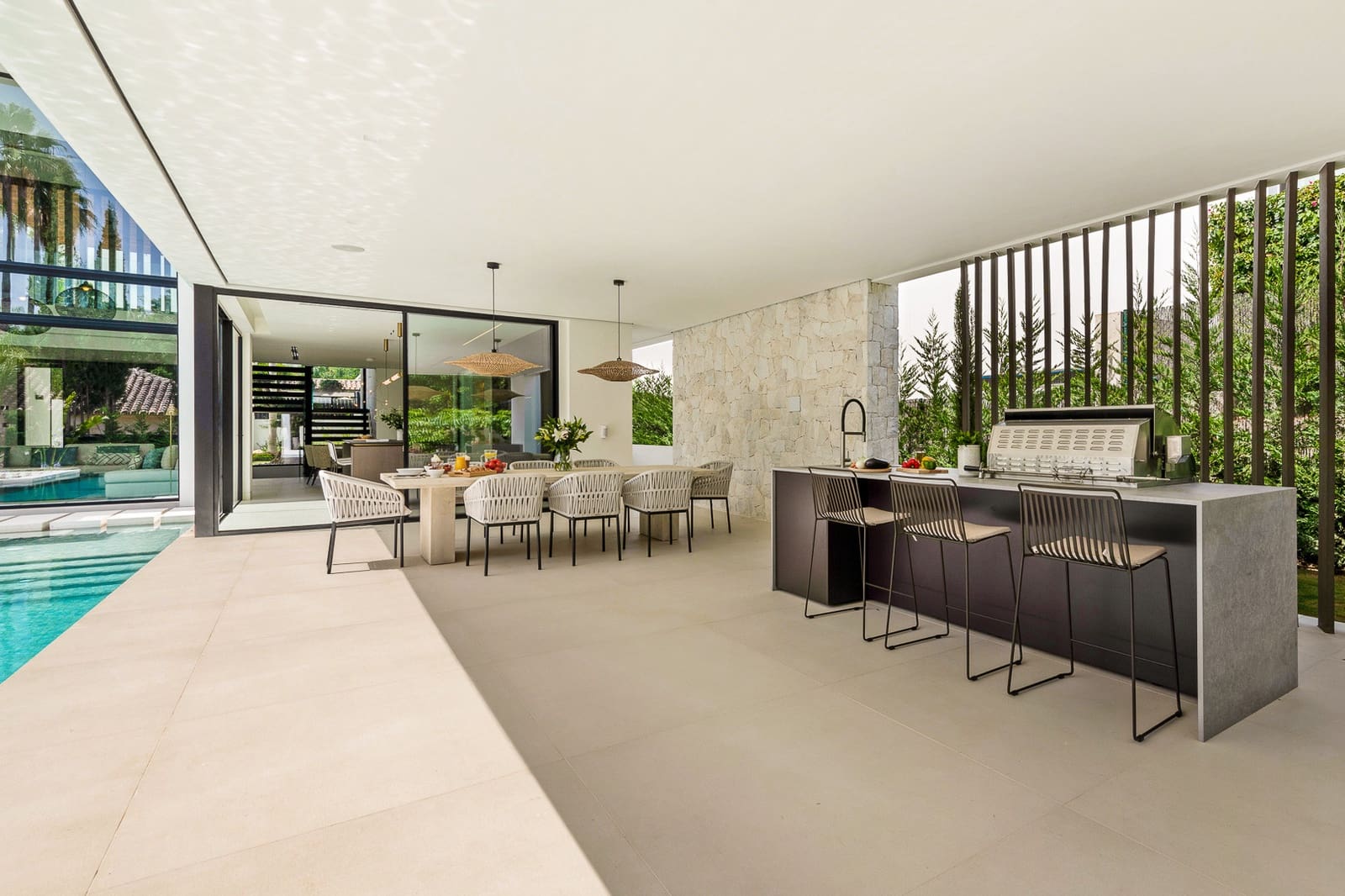 5 Zimmer Villa zu verkaufen in Nueva Andalucia mit Pool Garage - 5.995.000 € (Ref: 9818609)