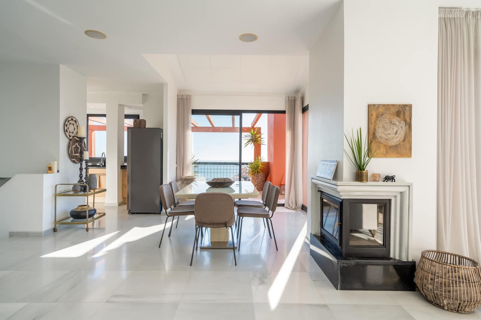 4 sovrum Takvåning till salu i Calahonda med pool garage - 1 295 000 € (Ref: 9818612)