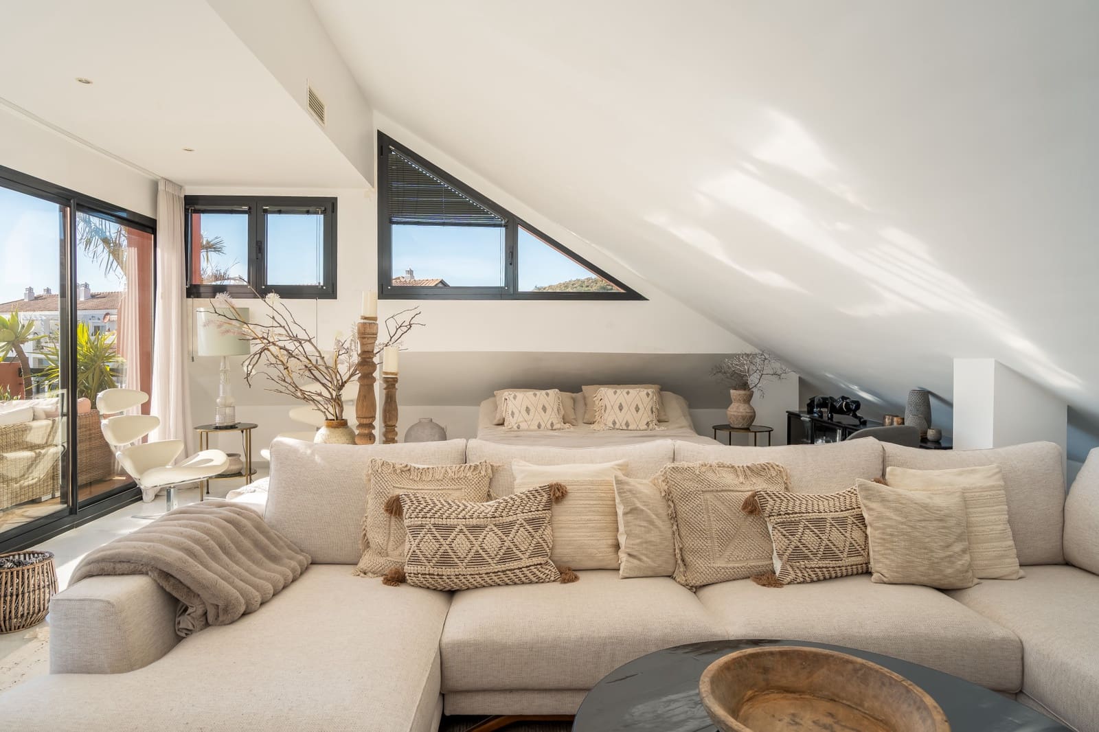 4 sovrum Takvåning till salu i Calahonda med pool garage - 1 295 000 € (Ref: 9818612)