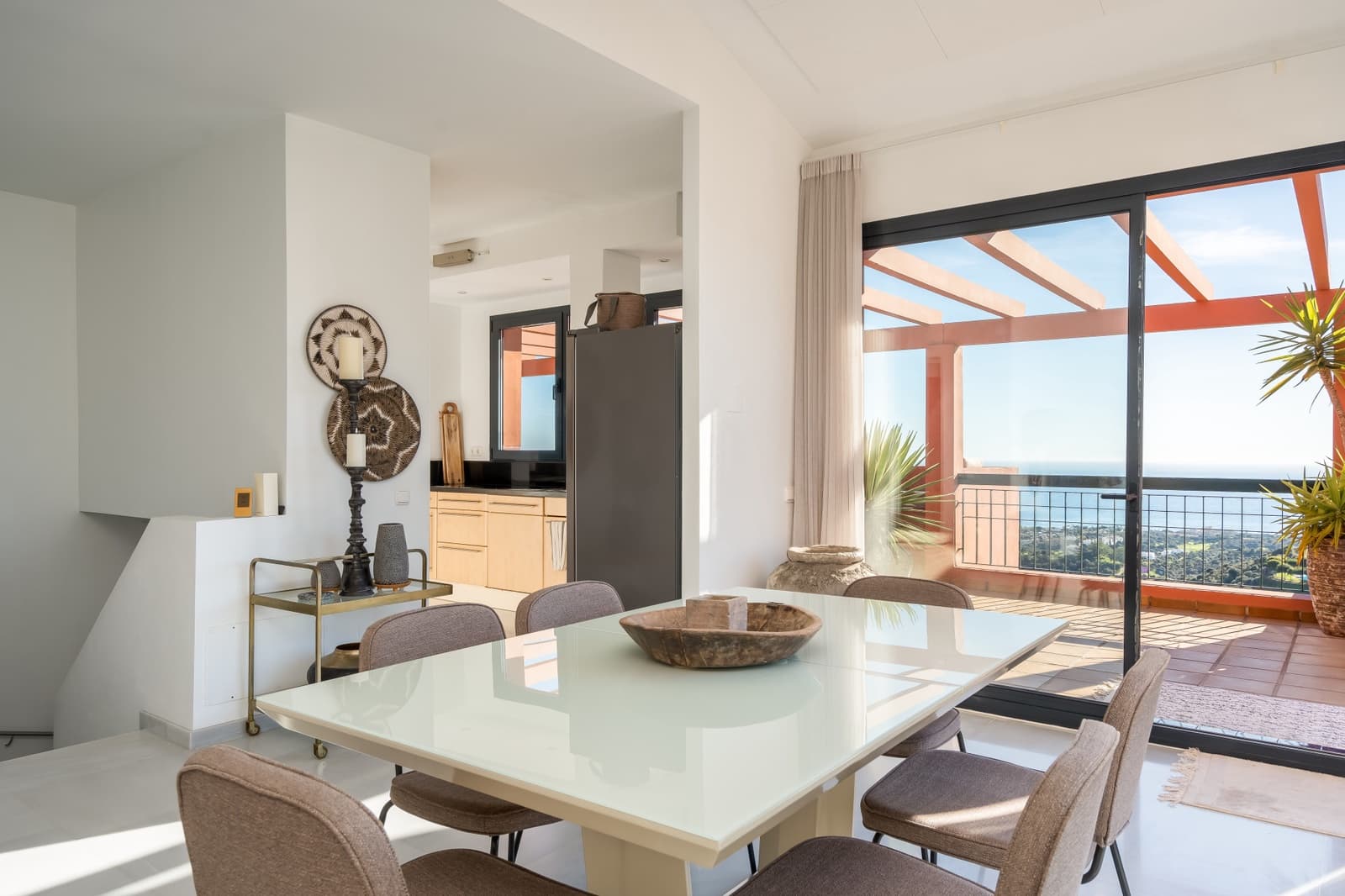 4 sovrum Takvåning till salu i Calahonda med pool garage - 1 295 000 € (Ref: 9818612)