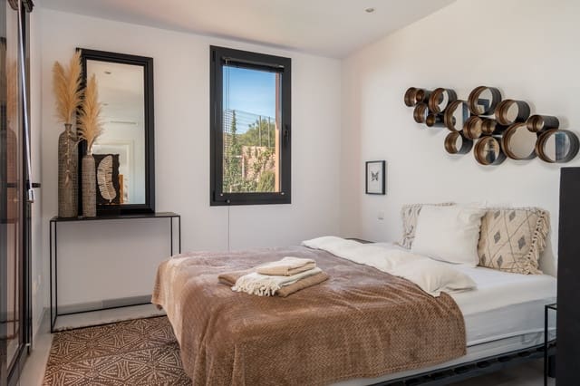4 sovrum Takvåning till salu i Calahonda, Mijas med pool garage - 1 295 000 € (Ref: 9818612)
