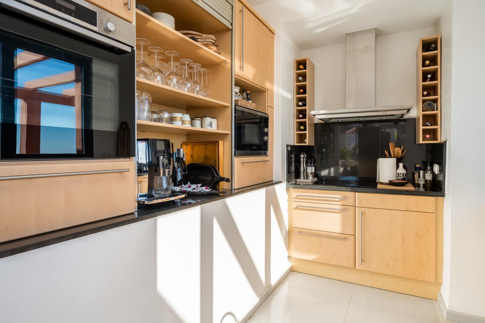 4 sovrum Takvåning till salu i Calahonda med pool garage - 1 295 000 € (Ref: 9818612)