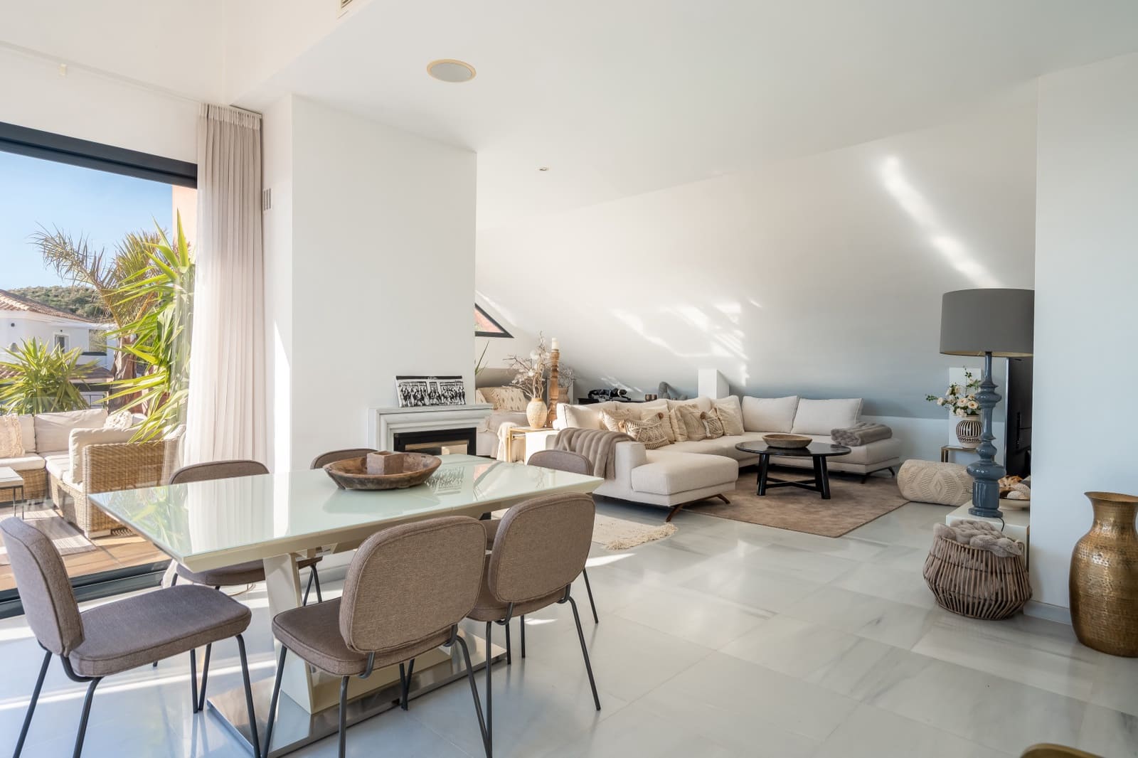 4 sovrum Takvåning till salu i Calahonda med pool garage - 1 295 000 € (Ref: 9818612)