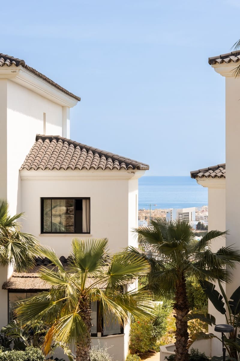 3 chambre Appartement à vendre à Estepona avec piscine garage - 875 000 € (Ref: 9828756)