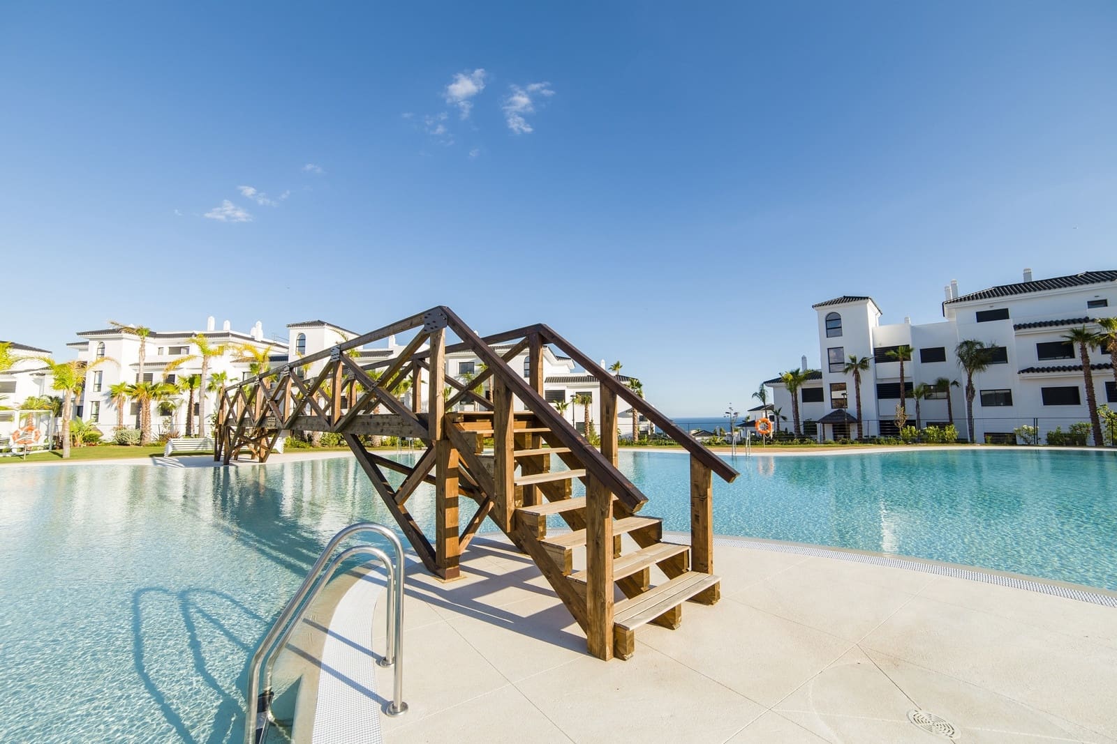 3 chambre Appartement à vendre à Estepona avec piscine garage - 875 000 € (Ref: 9828756)