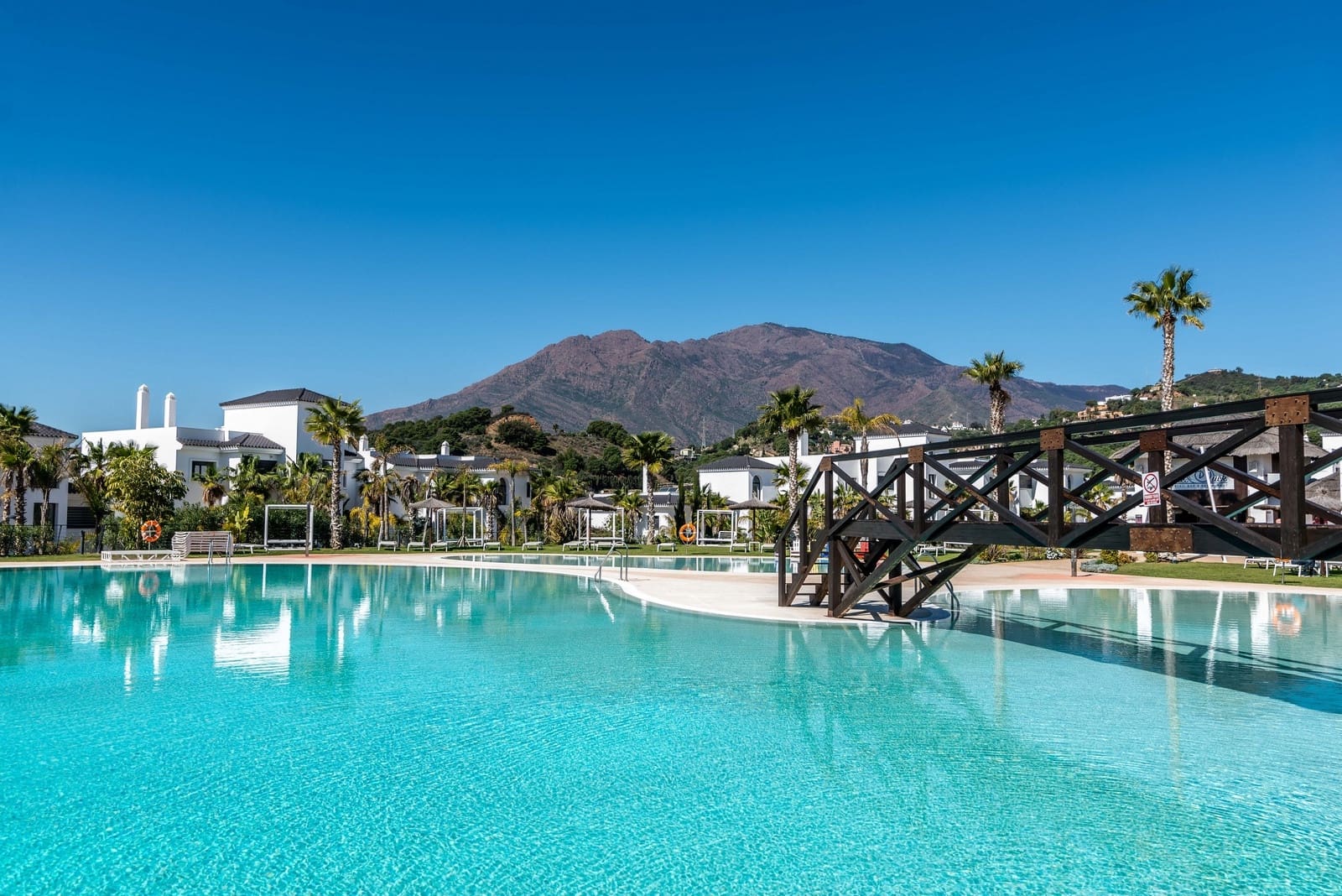 3 chambre Appartement à vendre à Estepona avec piscine garage - 875 000 € (Ref: 9828756)