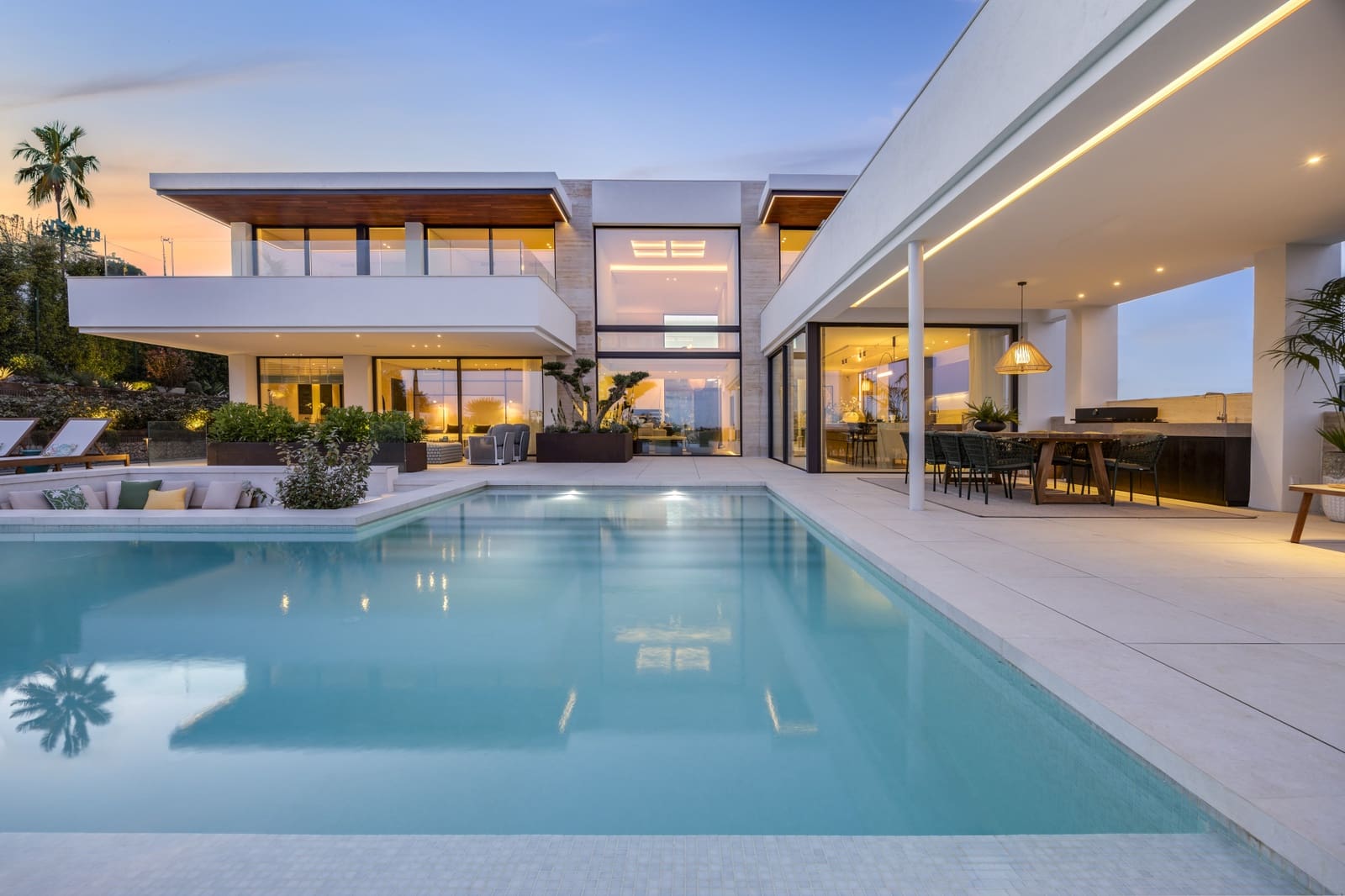 4 bedroom Villa for sale in Casares with pool garage - € 4,200,000 (Ref: 9921826)