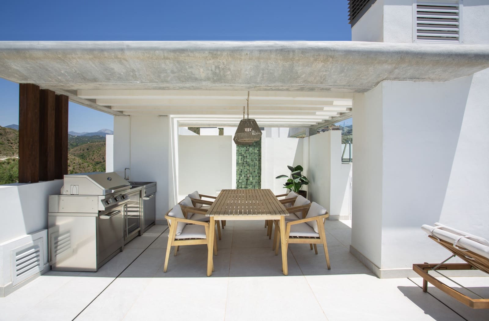 2 soveværelse Penthouse til salg i Benahavis med swimmingpool - € 1.950.000 (Ref: 9924207)