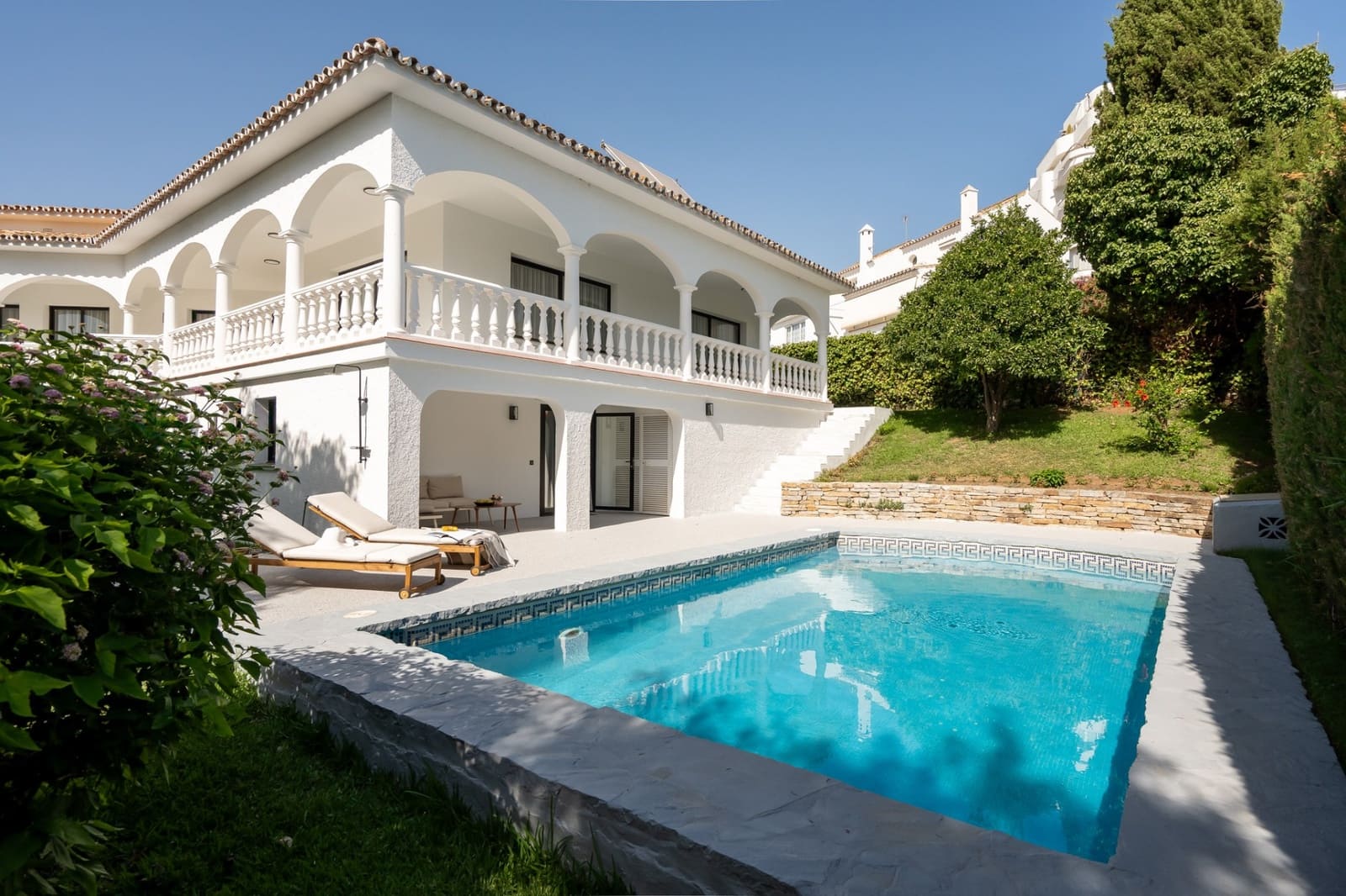 5 soveværelse Villa til salg i Guadalmina med swimmingpool garage - € 2.300.000 (Ref: 9972908)