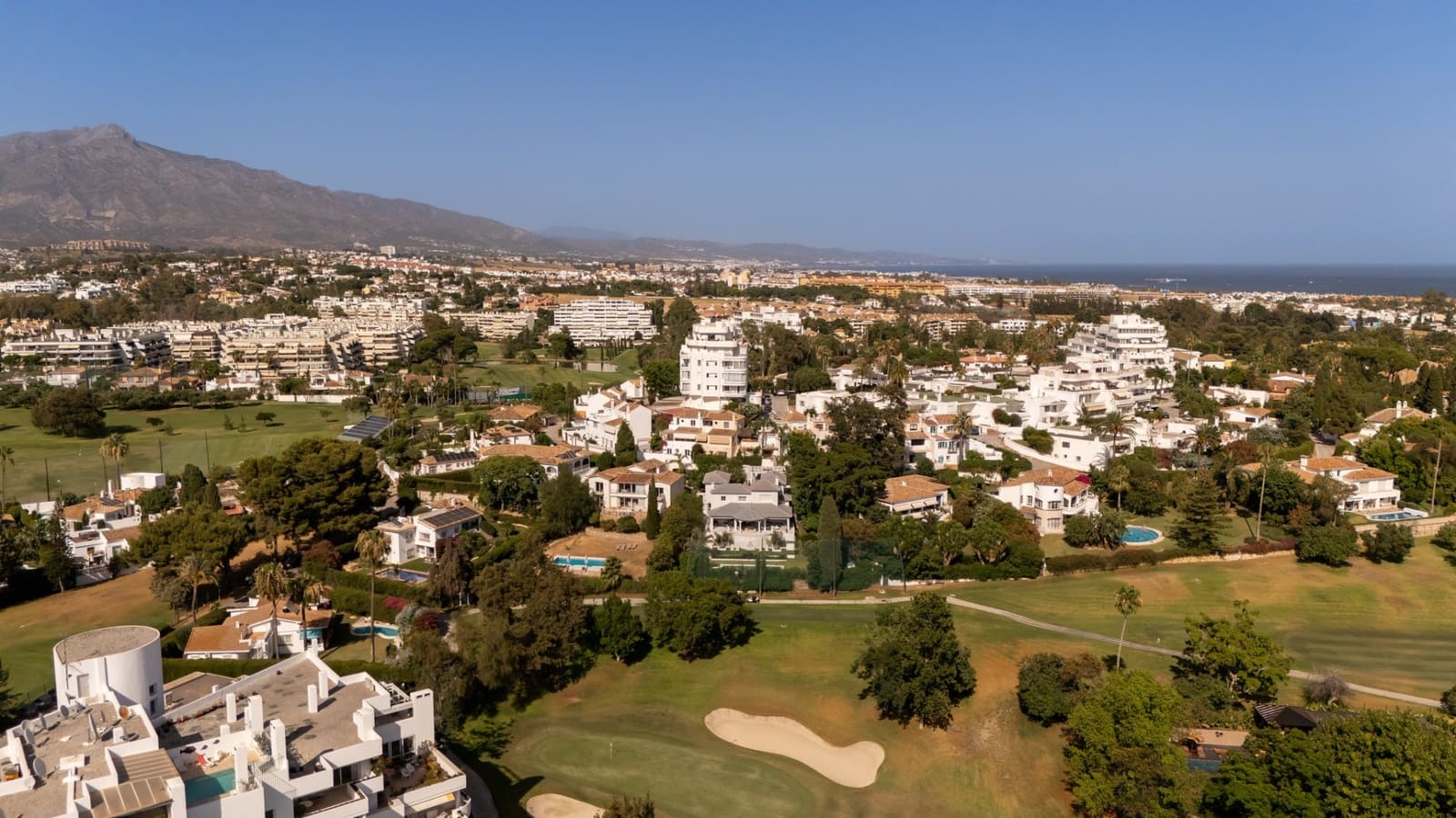 5 soveværelse Villa til salg i Guadalmina med swimmingpool garage - € 2.300.000 (Ref: 9972908)