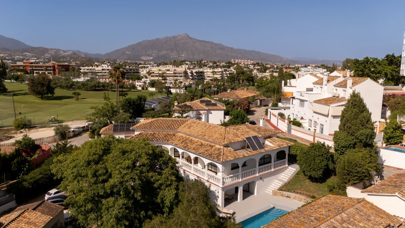 5 soveværelse Villa til salg i Guadalmina med swimmingpool garage - € 2.300.000 (Ref: 9972908)