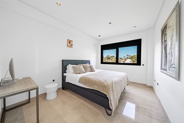 3 soverom Leilighet til salgs i Puerto Banus, Marbella med svømmebasseng garasje - € 799 000 (Ref: 9998133)