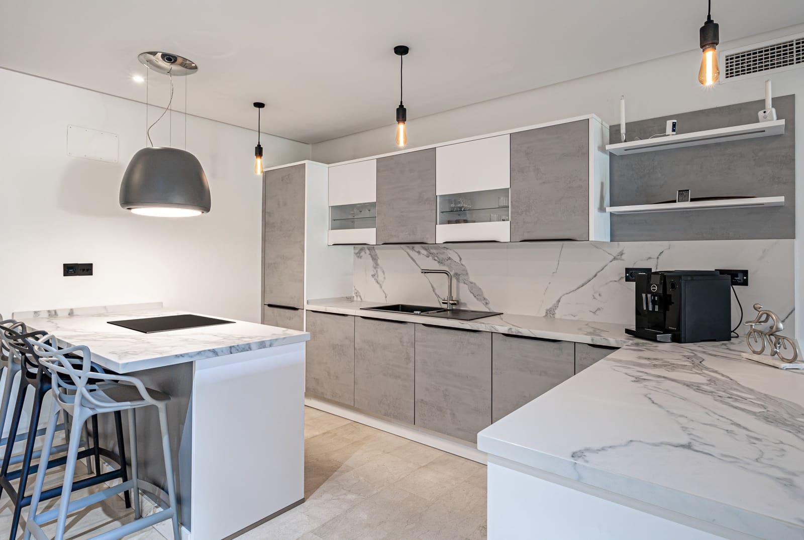 3 slaapkamer Appartement te koop in Puerto Banus met zwembad garage - € 799.000 (Ref: 9998133)