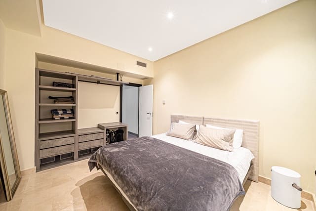 3 soverom Leilighet til salgs i Puerto Banus, Marbella med svømmebasseng garasje - € 799 000 (Ref: 9998133)