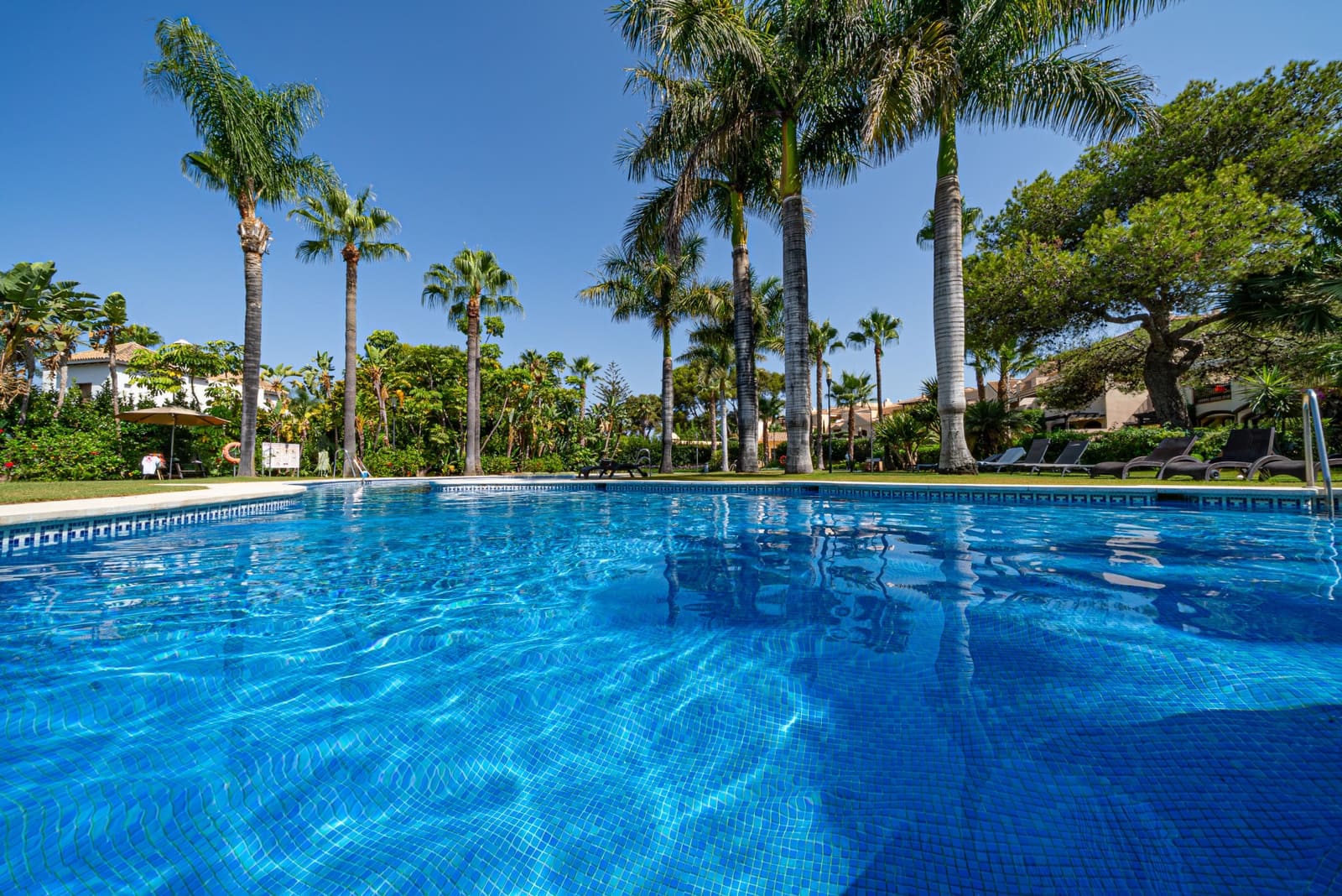 3 slaapkamer Appartement te koop in Puerto Banus met zwembad garage - € 799.000 (Ref: 9998133)