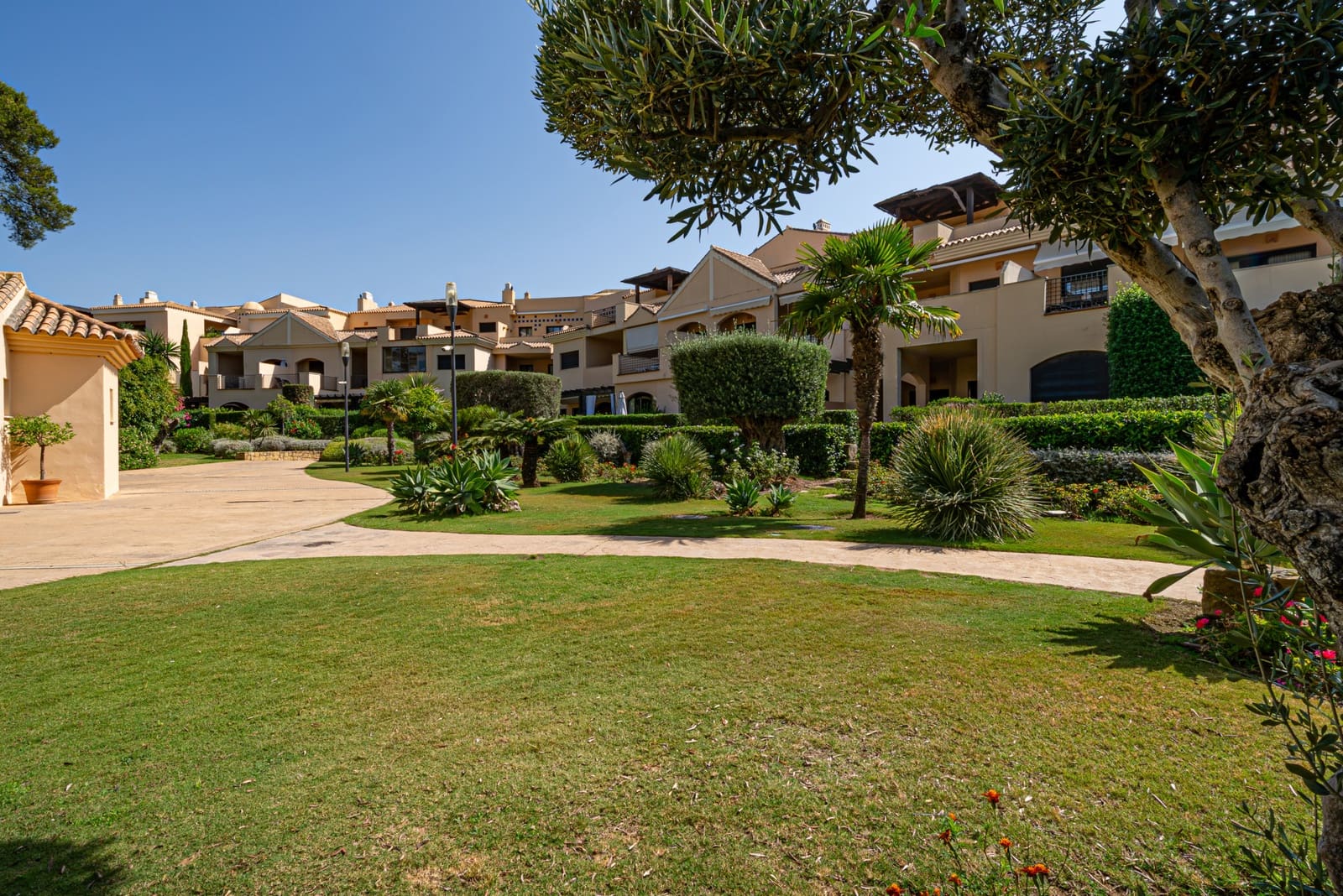 3 slaapkamer Appartement te koop in Puerto Banus met zwembad garage - € 799.000 (Ref: 9998133)