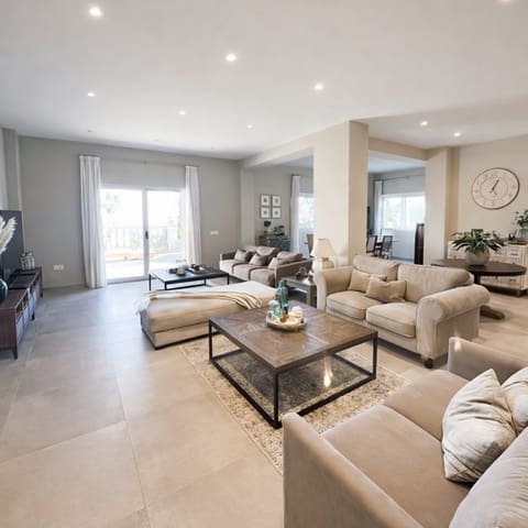 4 bedroom Townhouse for sale in Vistabella, Santa Cruz de Tenerife with pool garage - € 2,968,000 (Ref: 9827625)