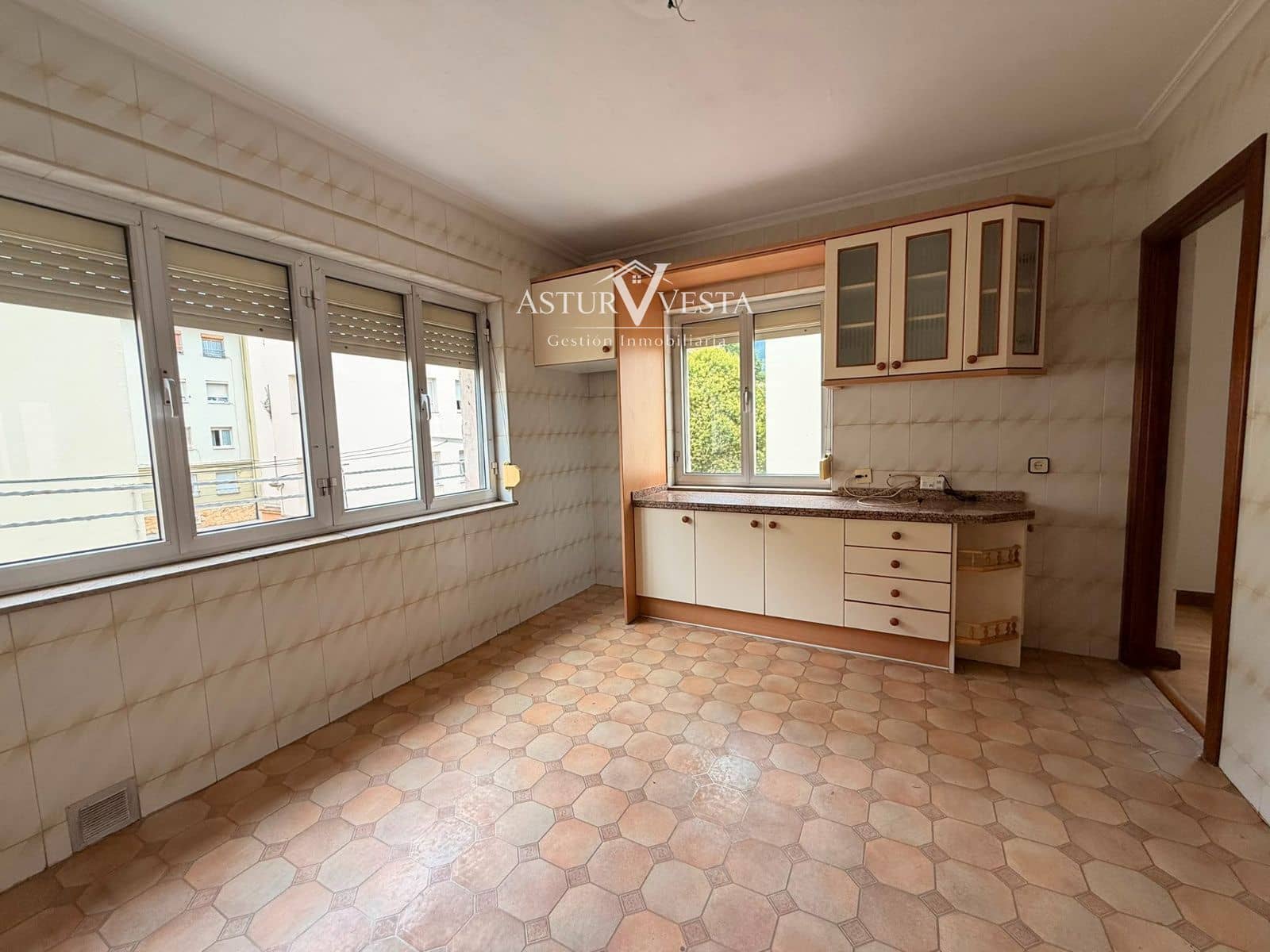 Appartement à vendre à Oviedo - 90 000 € (Ref: 10000614)
