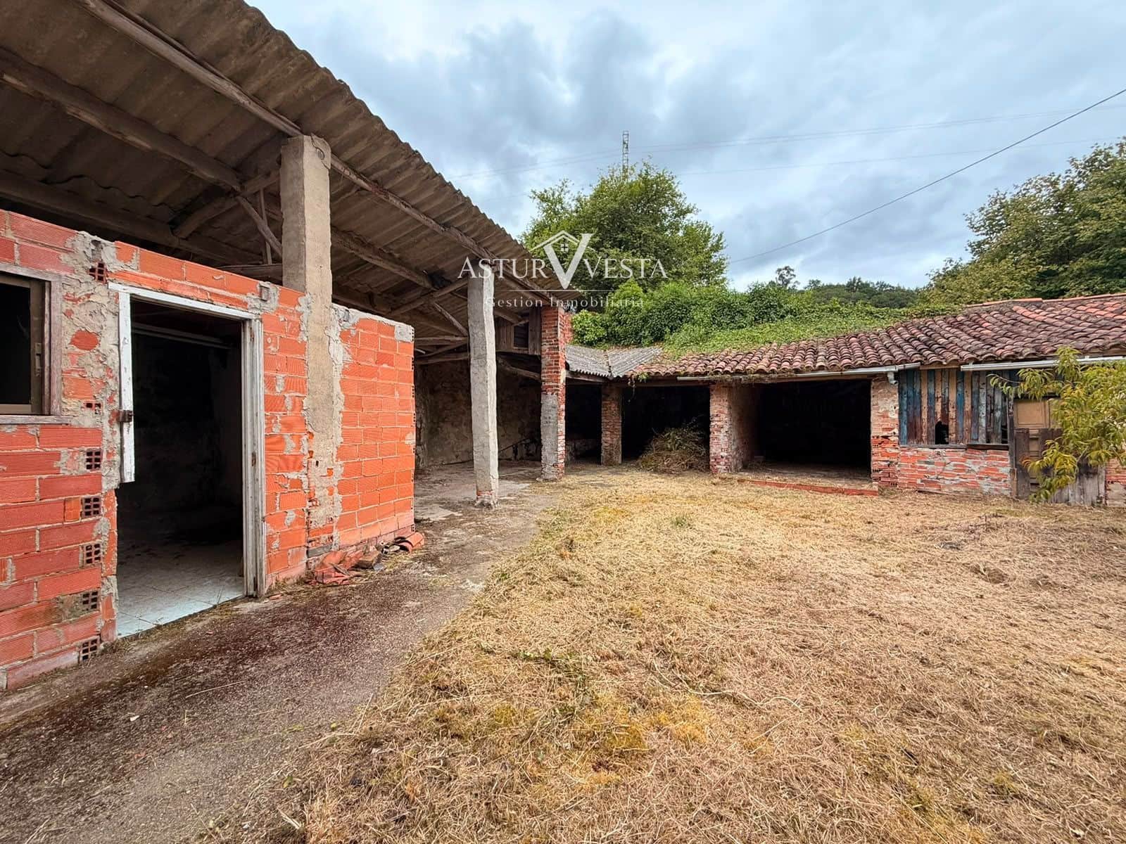 3 camera da letto Villa in vendita in Las Regueras con garage - 105.000 € (Rif: 10002560)