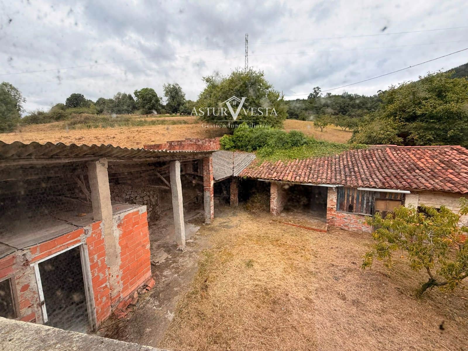 3 camera da letto Villa in vendita in Las Regueras con garage - 105.000 € (Rif: 10002560)