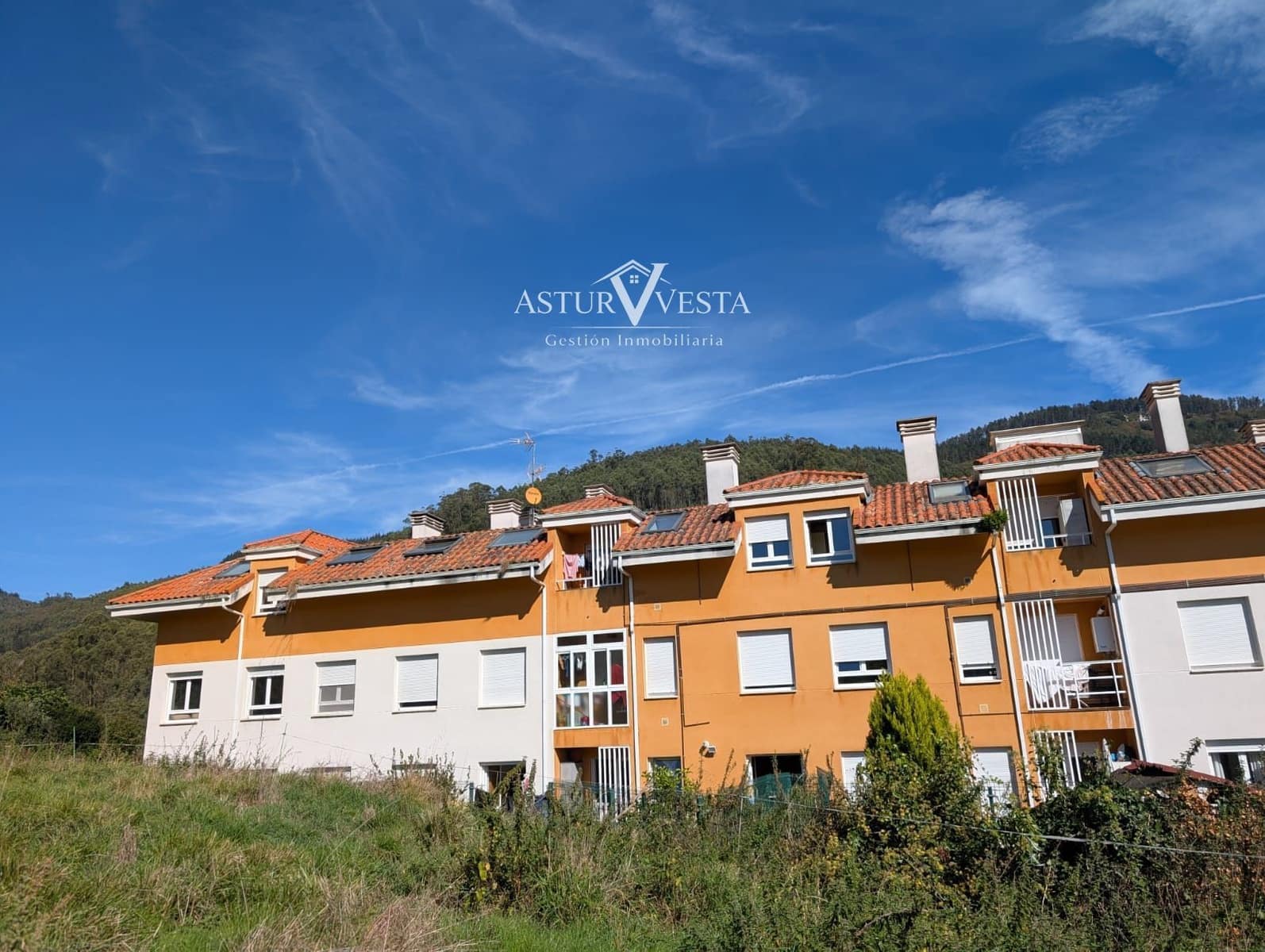 2 bedroom Penthouse for rent in Salas with garage - € 490 (Ref: 10012724)