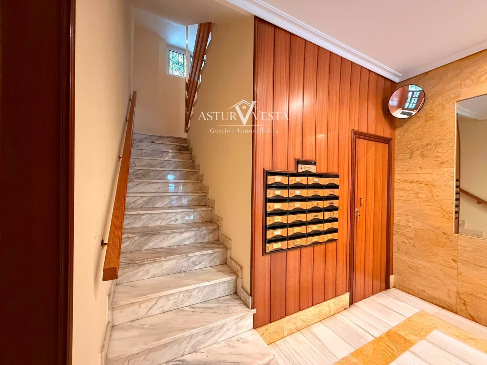 2 bedroom Flat for rent in Gijon - € 995 (Ref: 10037653)