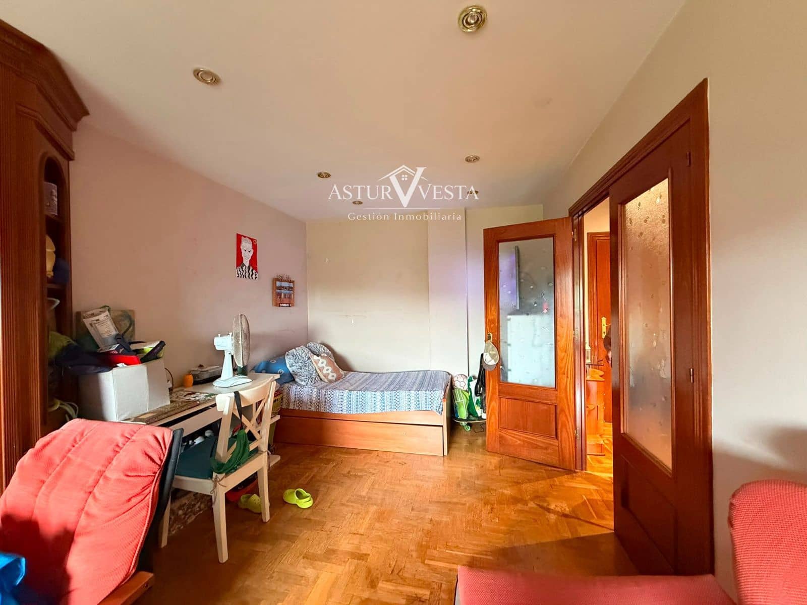 2 bedroom Flat for rent in Gijon - € 995 (Ref: 10037653)