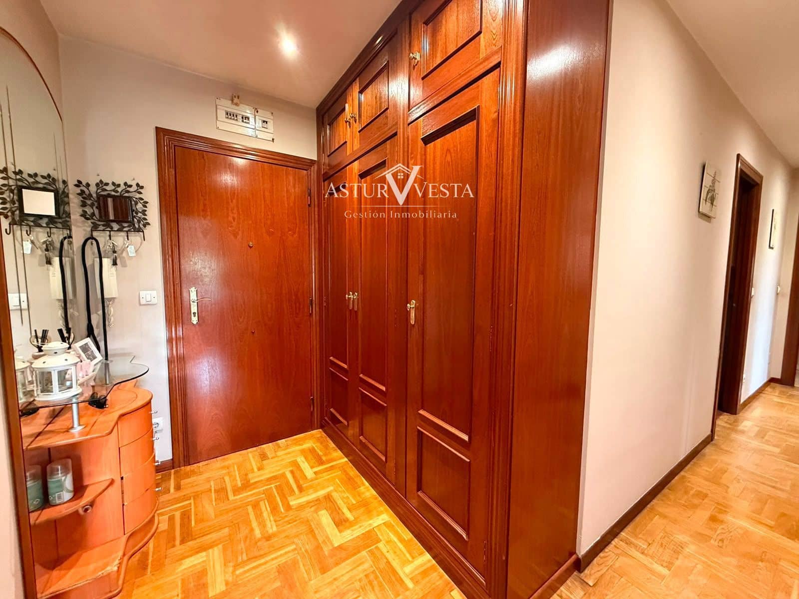 2 bedroom Flat for rent in Gijon - € 995 (Ref: 10037653)