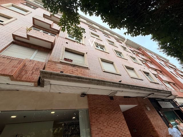 2 soveværelse Lejlighed til leje i Gijón - € 995 (Ref: 10037653)