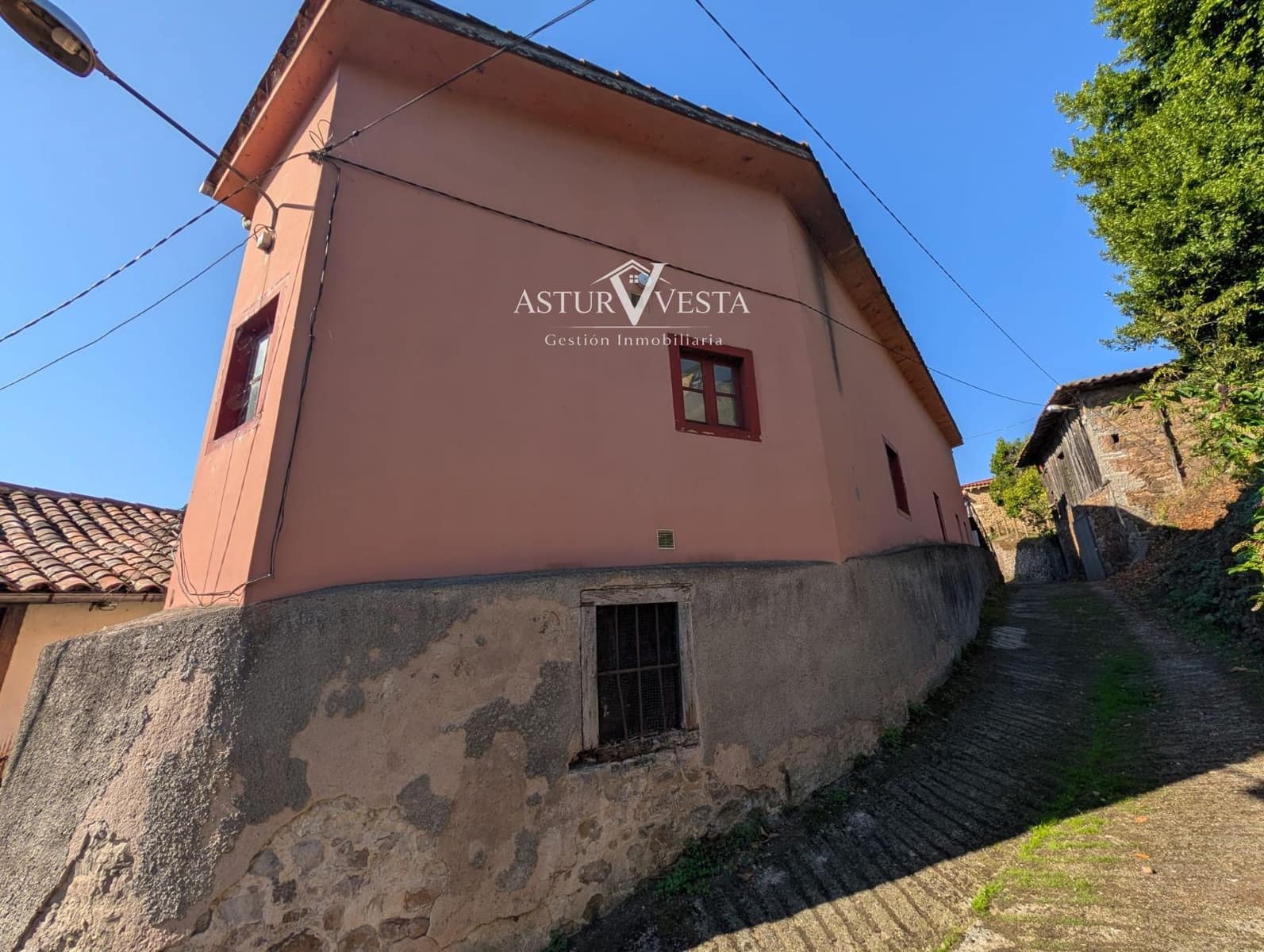 2 sovrum Villa till salu i Salas med garage - 79 000 € (Ref: 10071848)