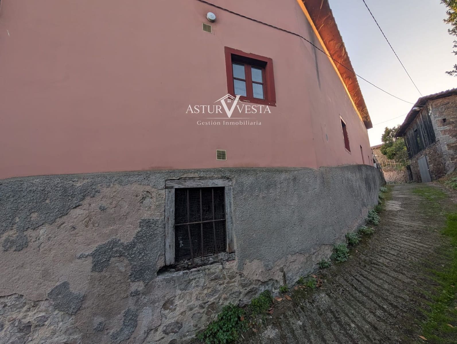 2 sovrum Villa till salu i Salas med garage - 79 000 € (Ref: 10071848)
