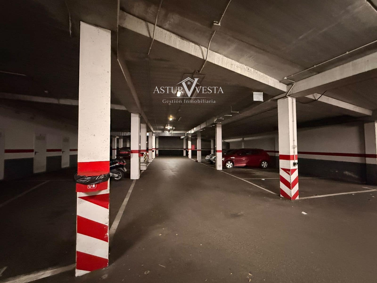 Garagem para venda em Gijon - 19 000 € (Ref: 10088558)