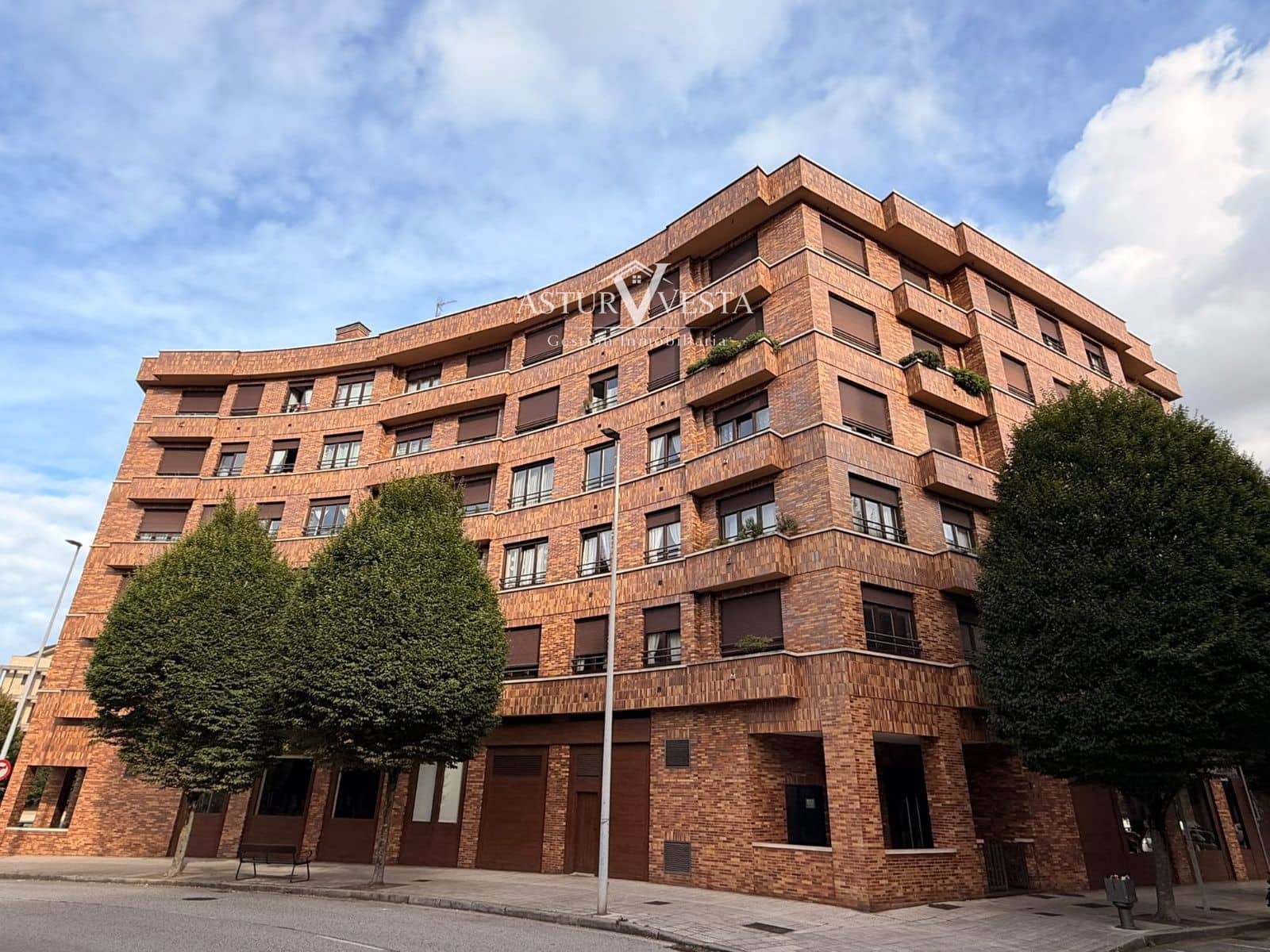Garagem para venda em Gijon - 19 000 € (Ref: 10088558)