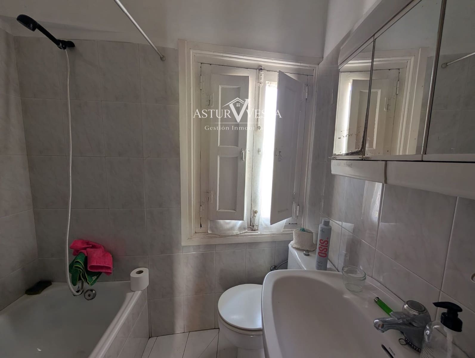 5 bedroom Villa for sale in Salas with garage - € 139,500 (Ref: 10089964)