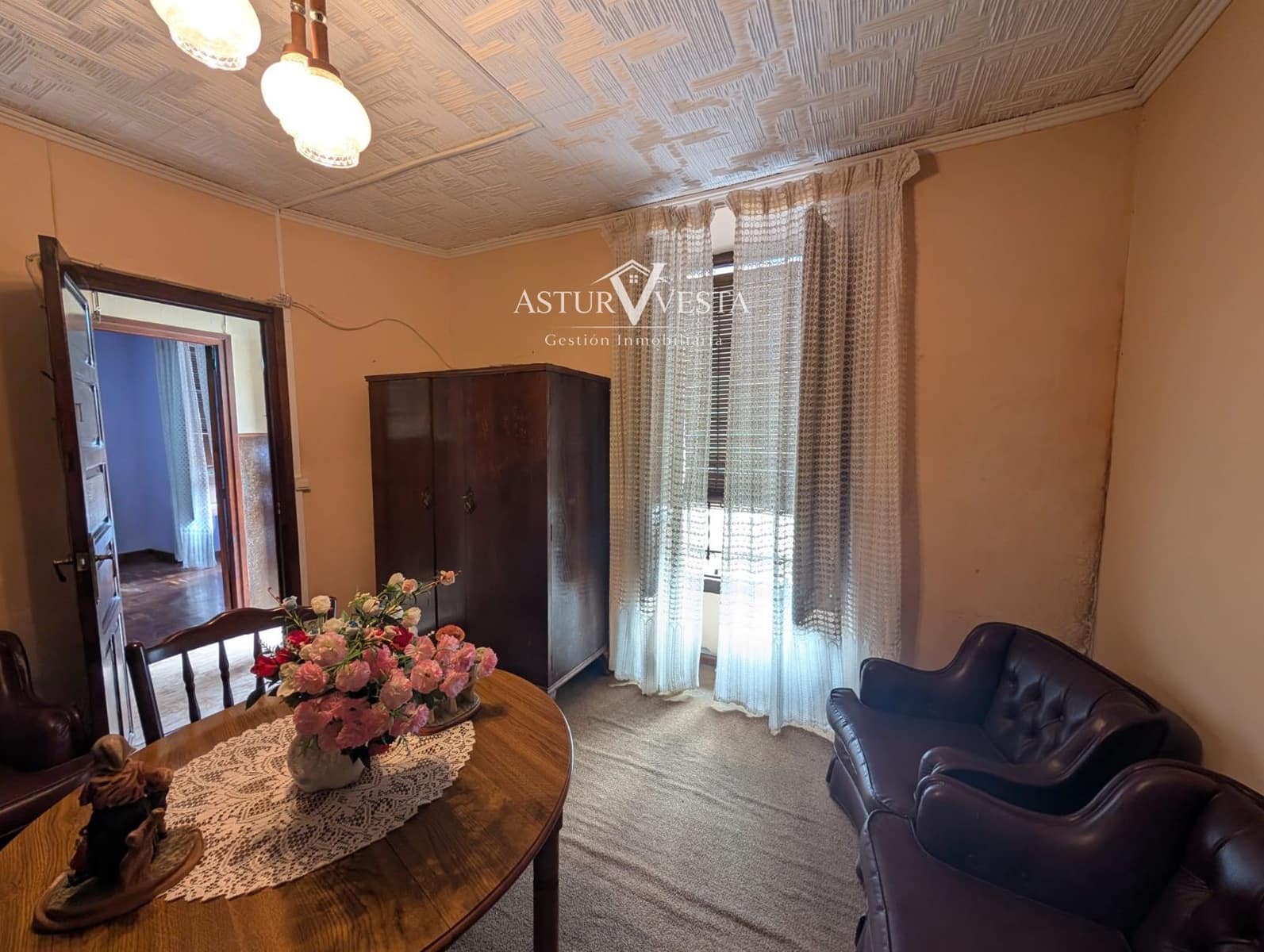 5 bedroom Villa for sale in Salas with garage - € 139,500 (Ref: 10089964)