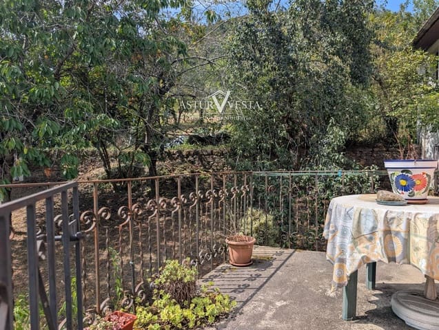 5 bedroom Villa for sale in Salas with garage - € 139,500 (Ref: 10089964)
