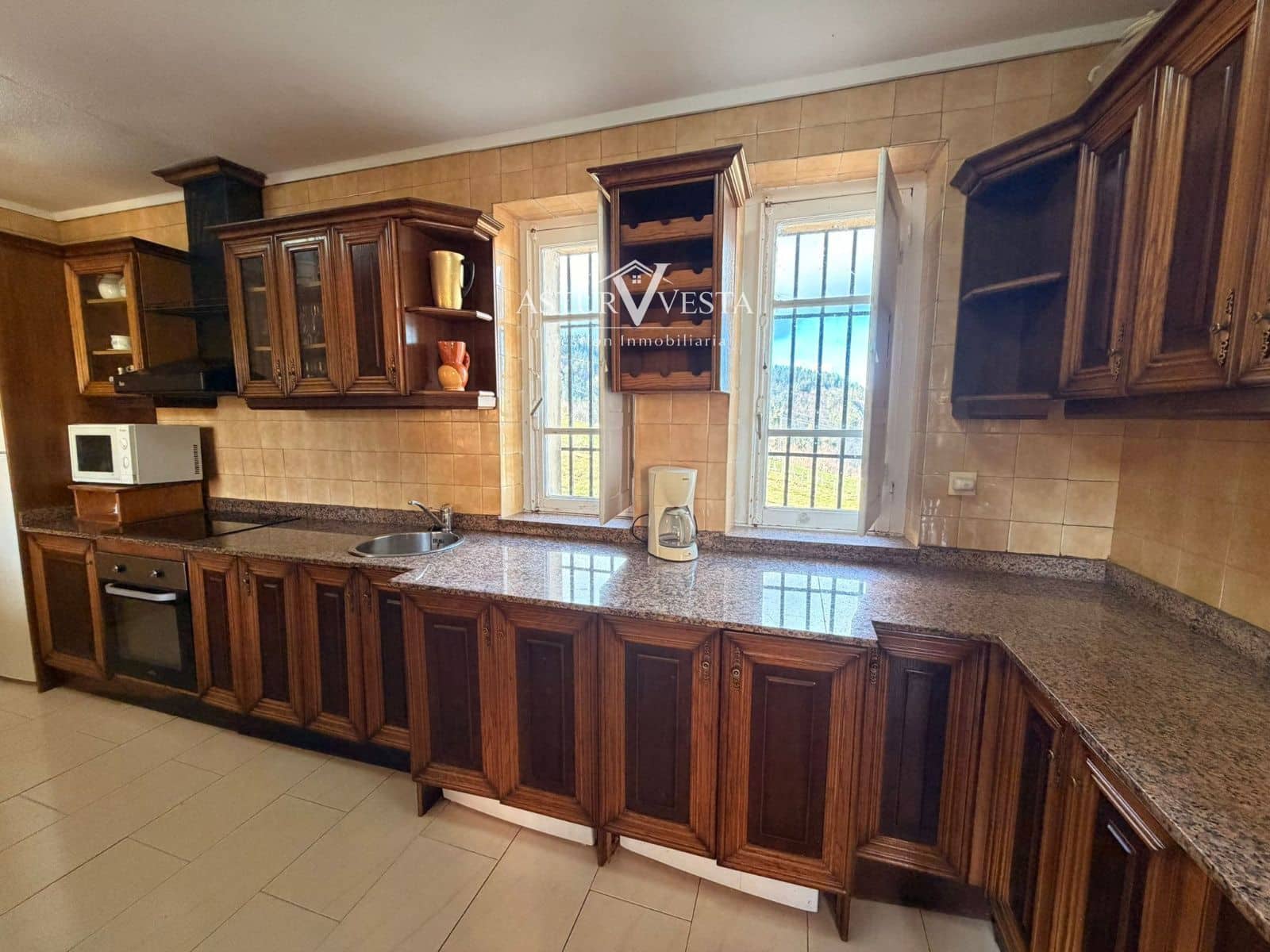 3 camera da letto Villa in vendita in Salas con garage - 216.300 € (Rif: 9752575)