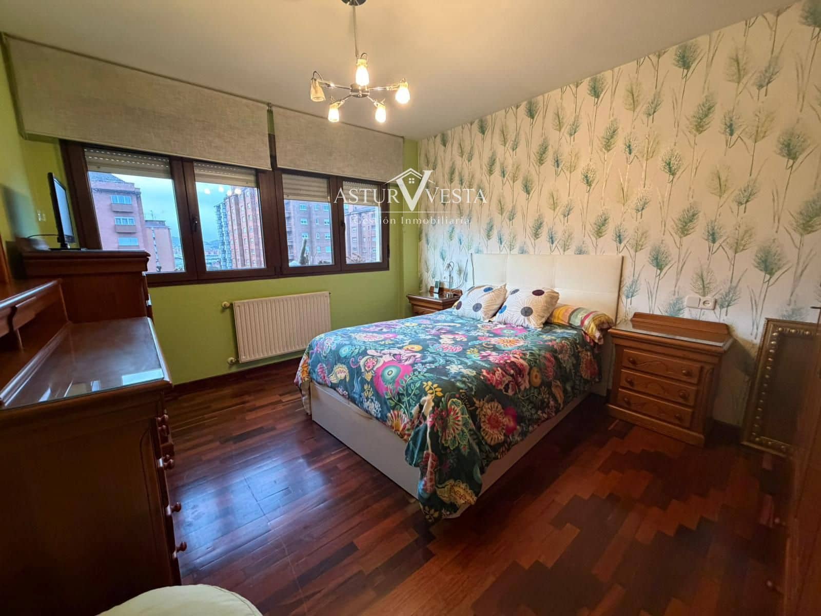 4 slaapkamer Flat te koop in Gijon met garage - € 337.000 (Ref: 9752577)