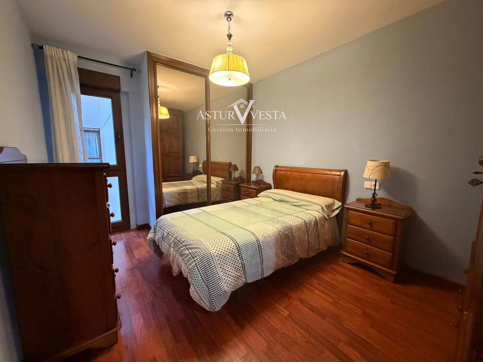 4 slaapkamer Flat te koop in Gijon met garage - € 337.000 (Ref: 9752577)