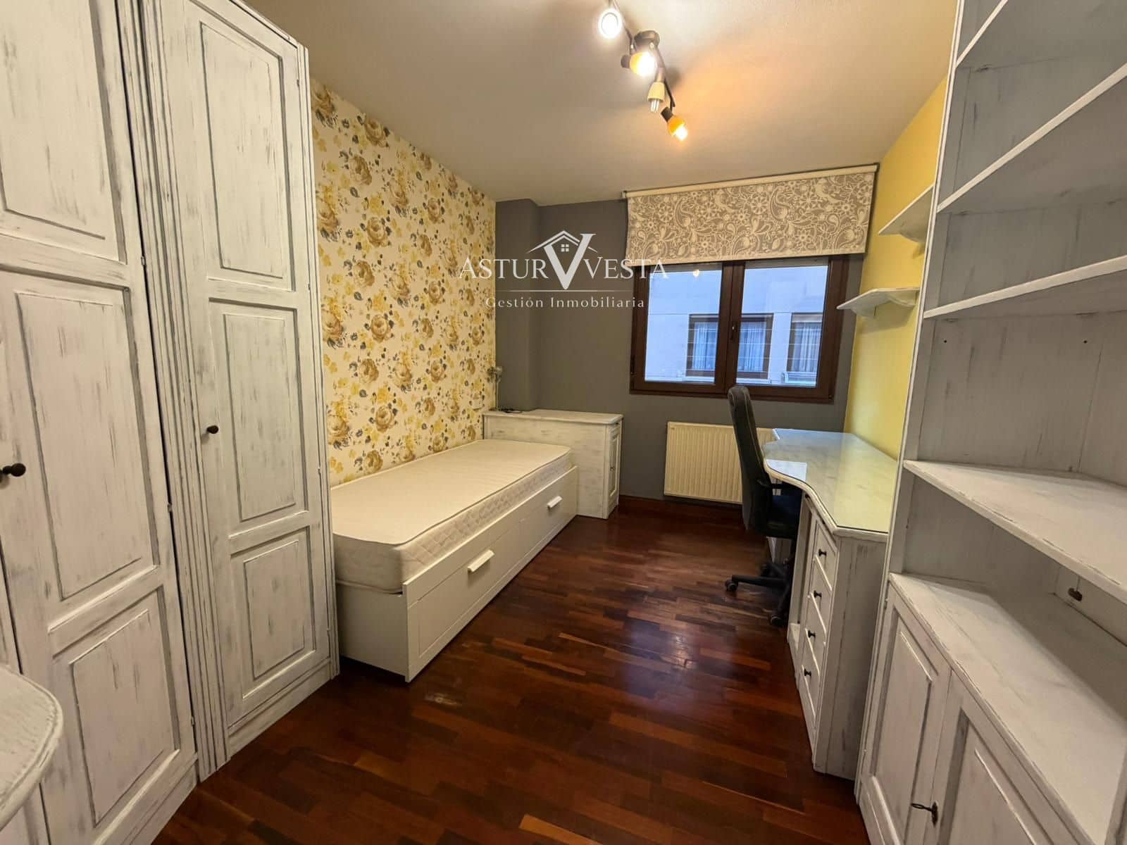 4 slaapkamer Flat te koop in Gijon met garage - € 337.000 (Ref: 9752577)