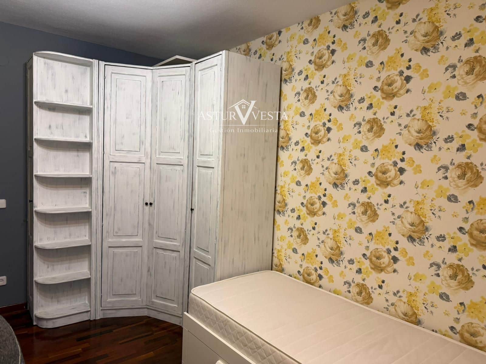 4 slaapkamer Flat te koop in Gijon met garage - € 337.000 (Ref: 9752577)