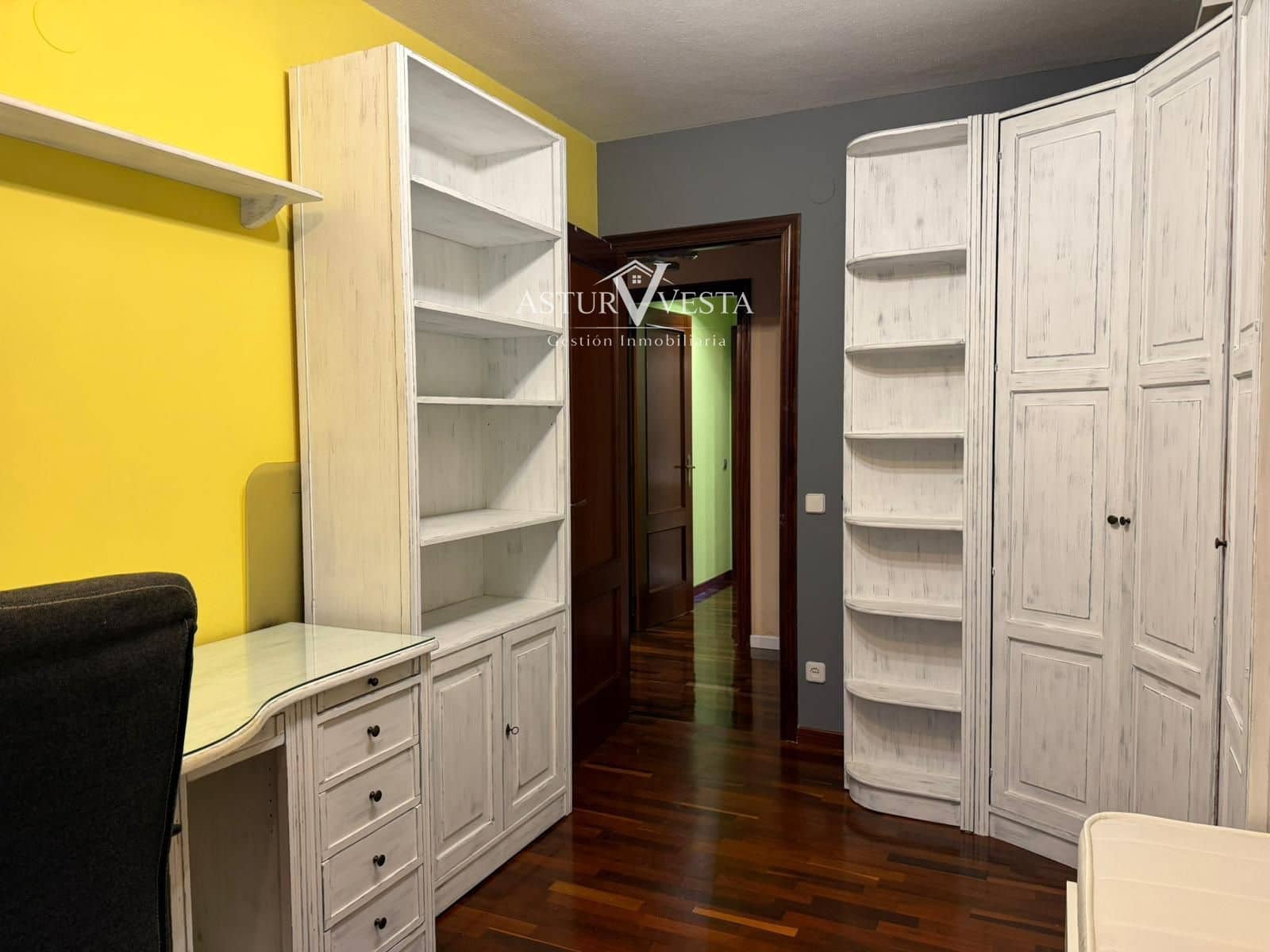 4 slaapkamer Flat te koop in Gijon met garage - € 337.000 (Ref: 9752577)