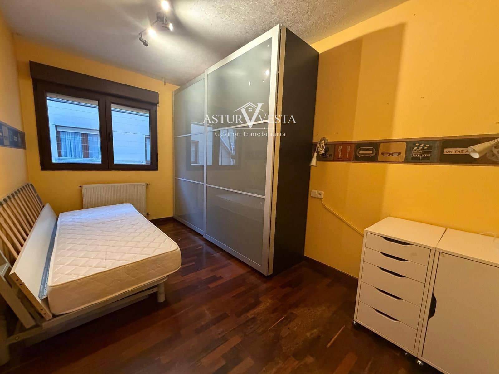 4 slaapkamer Flat te koop in Gijon met garage - € 337.000 (Ref: 9752577)
