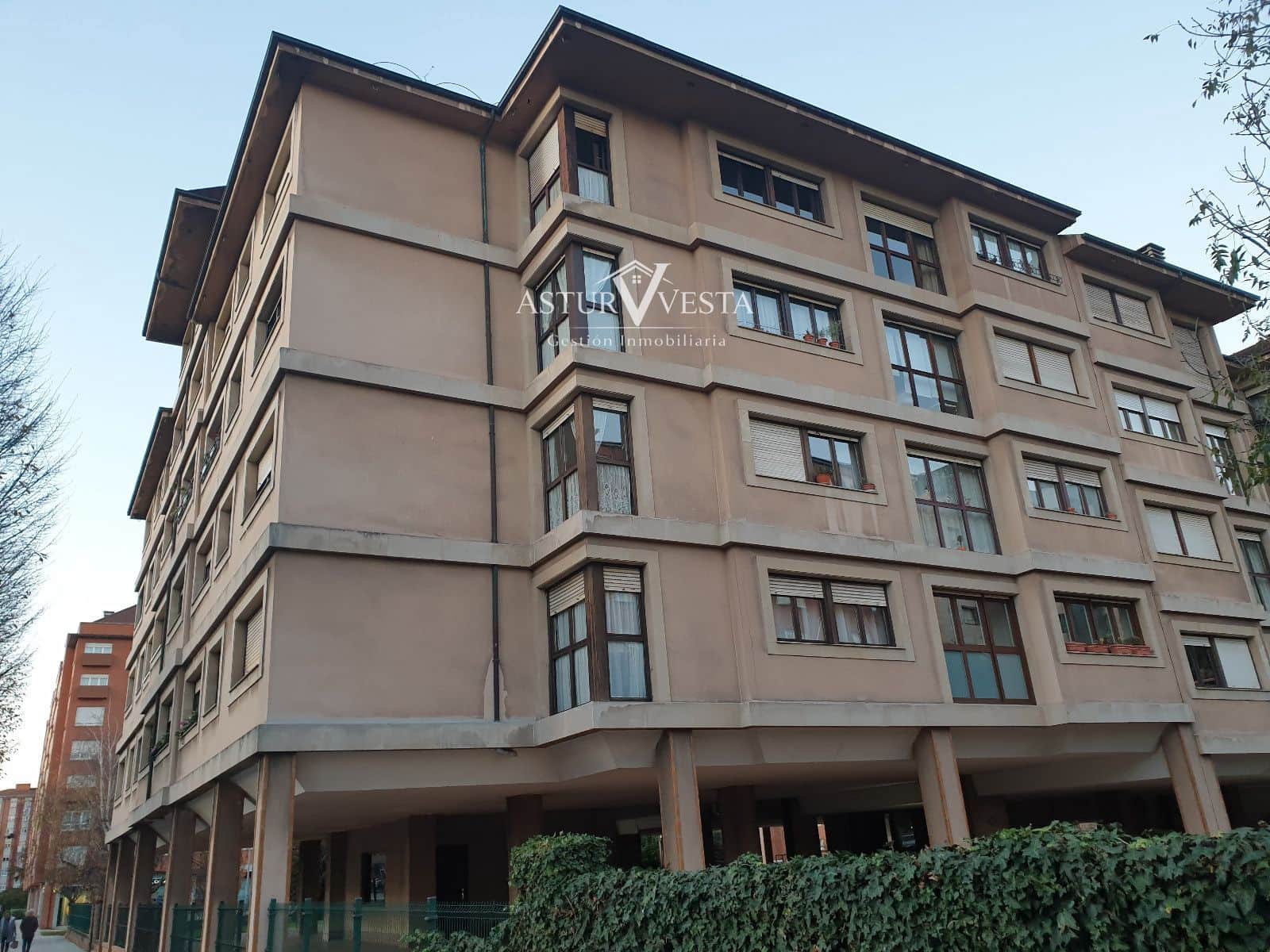 4 slaapkamer Flat te koop in Gijon met garage - € 337.000 (Ref: 9752577)