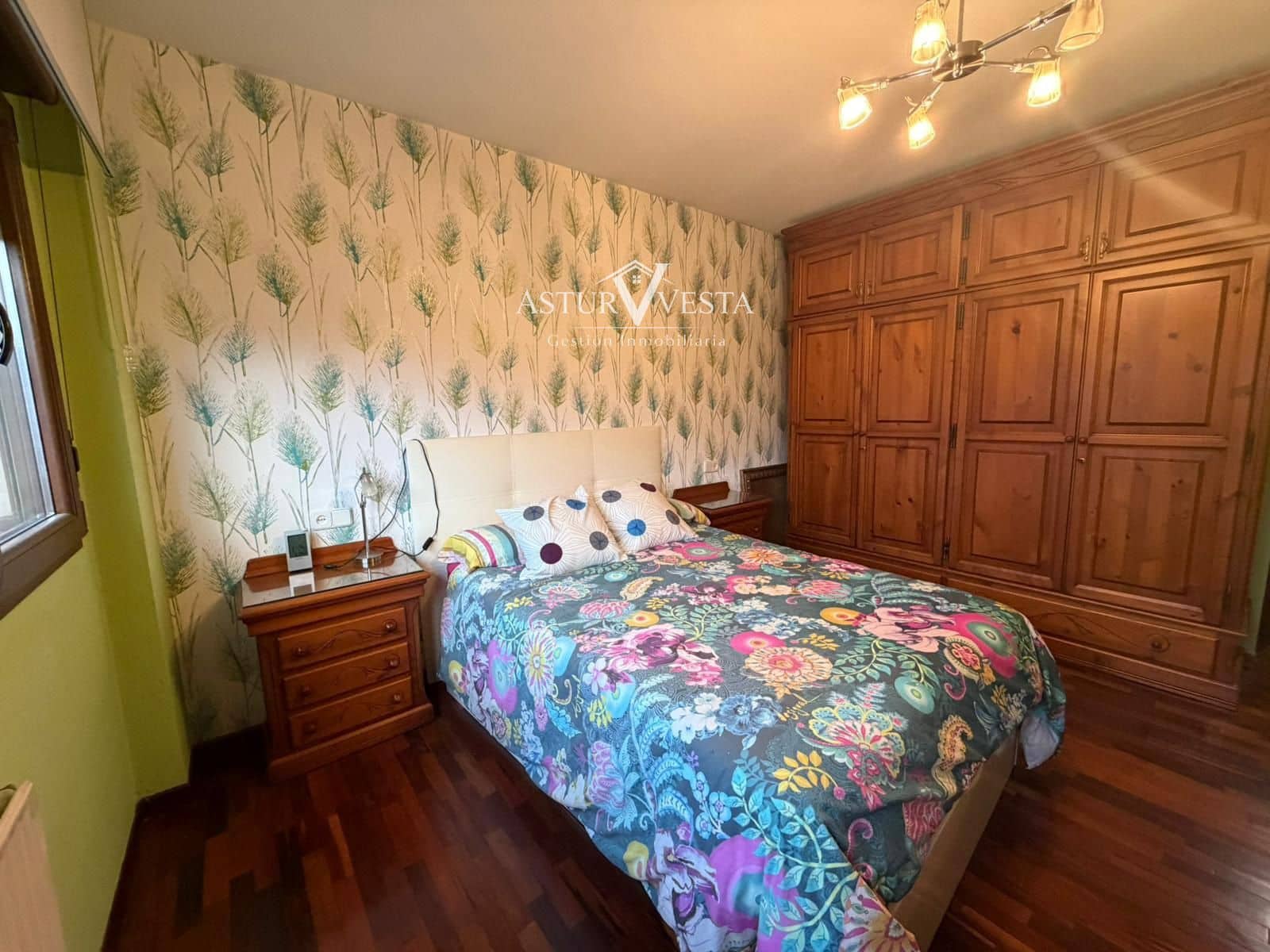 4 slaapkamer Flat te koop in Gijon met garage - € 337.000 (Ref: 9752577)