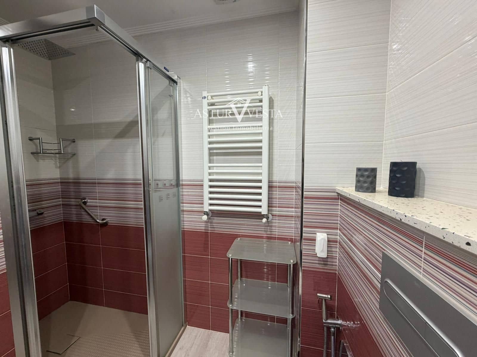 4 slaapkamer Flat te koop in Gijon met garage - € 337.000 (Ref: 9752577)