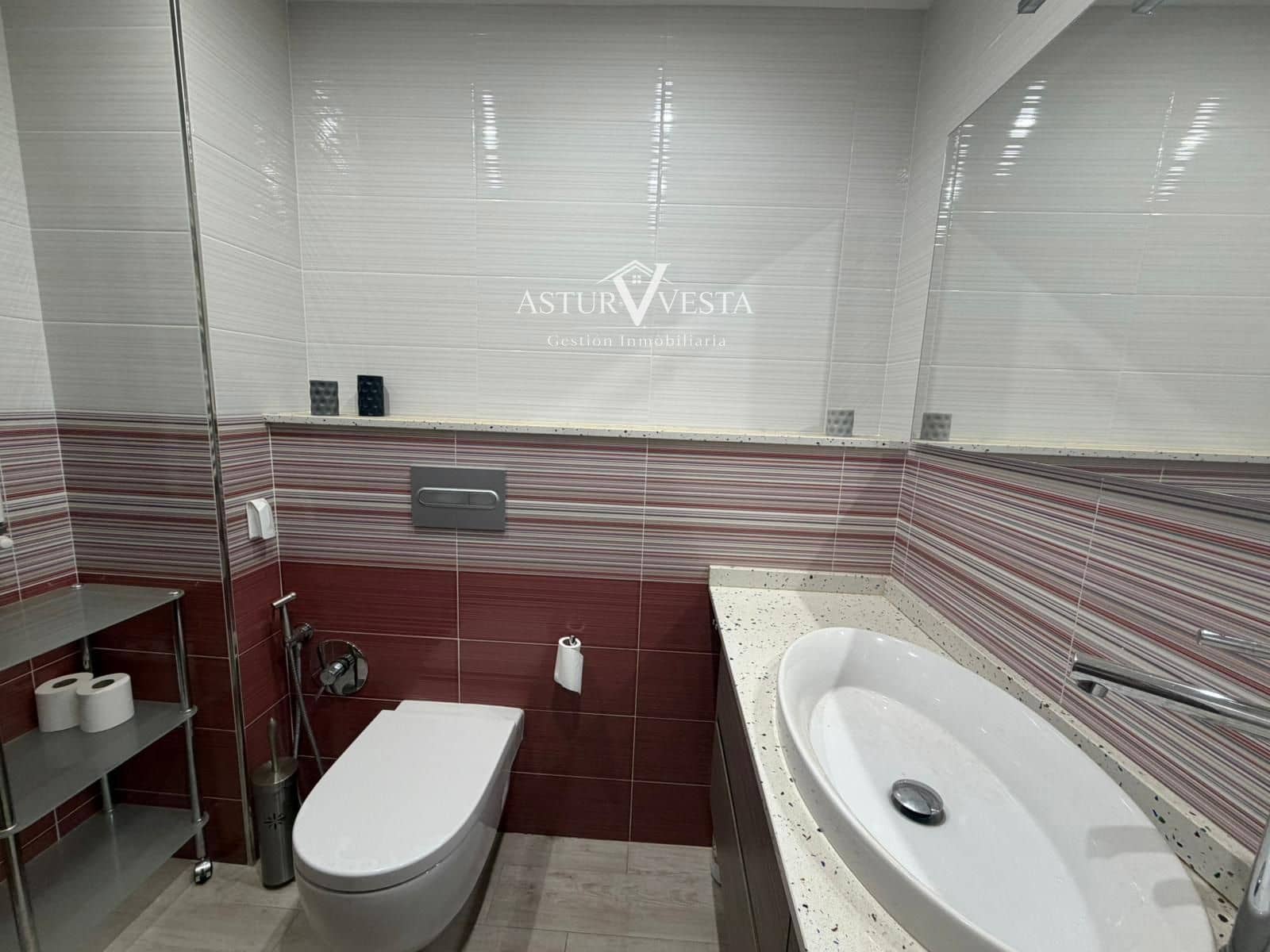 4 slaapkamer Flat te koop in Gijon met garage - € 337.000 (Ref: 9752577)