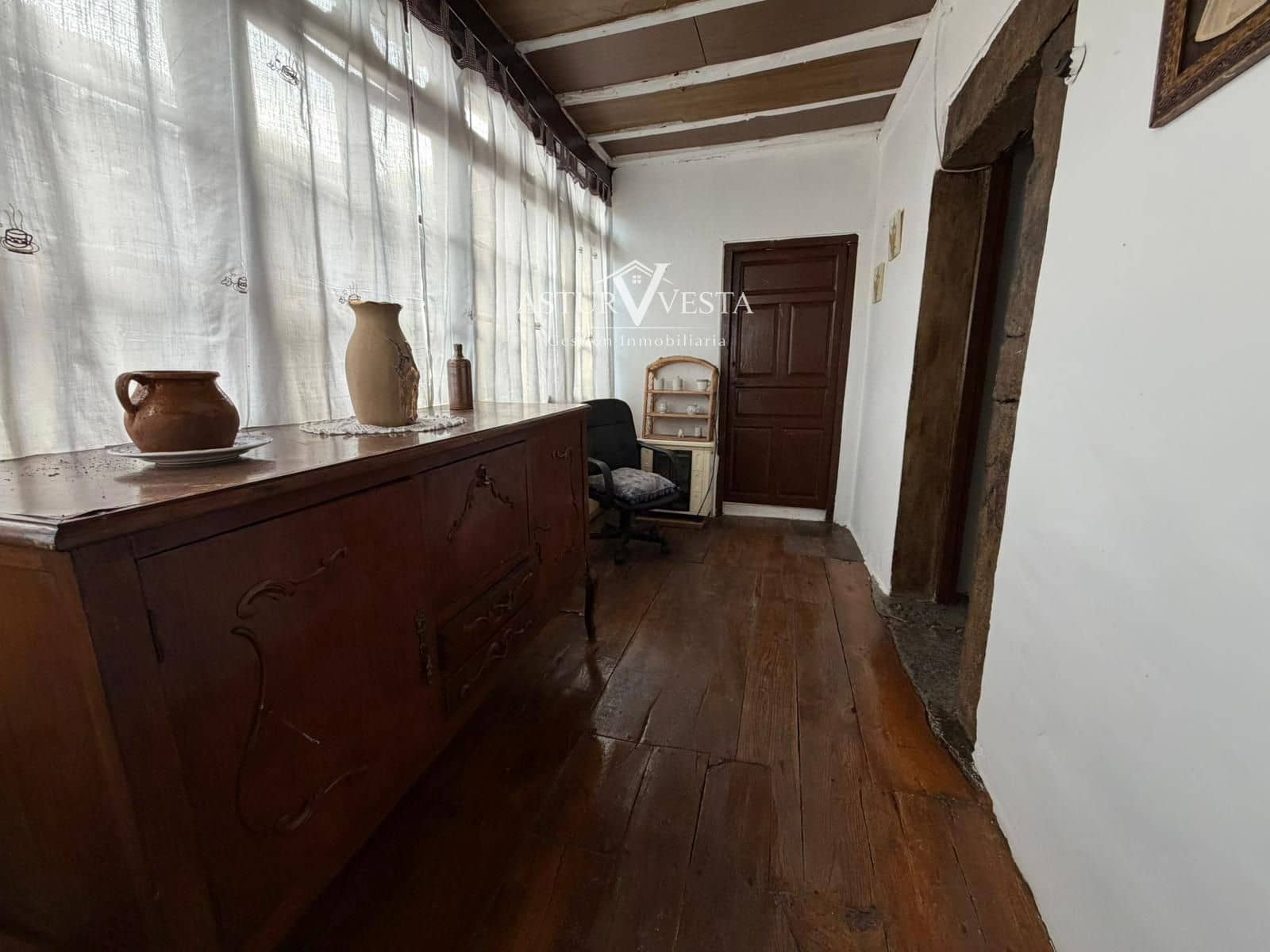 2 slaapkamer Villa te koop in Salas met garage - € 74.000 (Ref: 9762328)