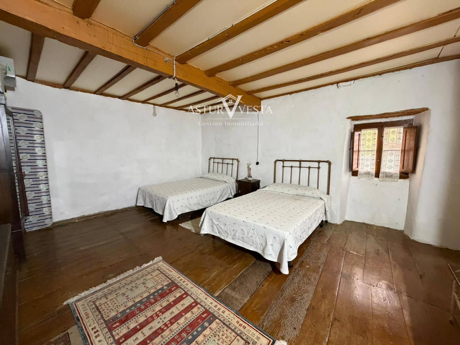 2 slaapkamer Villa te koop in Salas met garage - € 74.000 (Ref: 9762328)