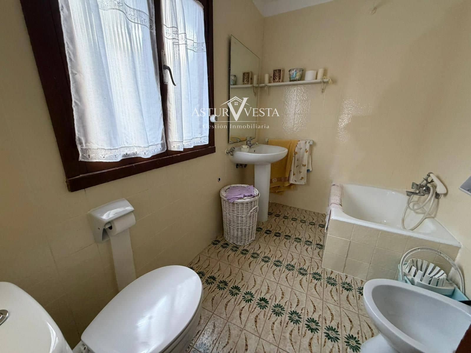 2 slaapkamer Villa te koop in Salas met garage - € 74.000 (Ref: 9762328)